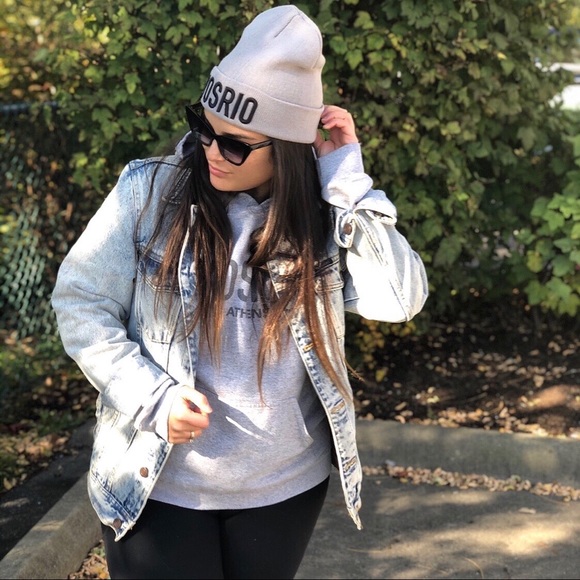 Meet your Posher, Danae - Picture 1 of 1